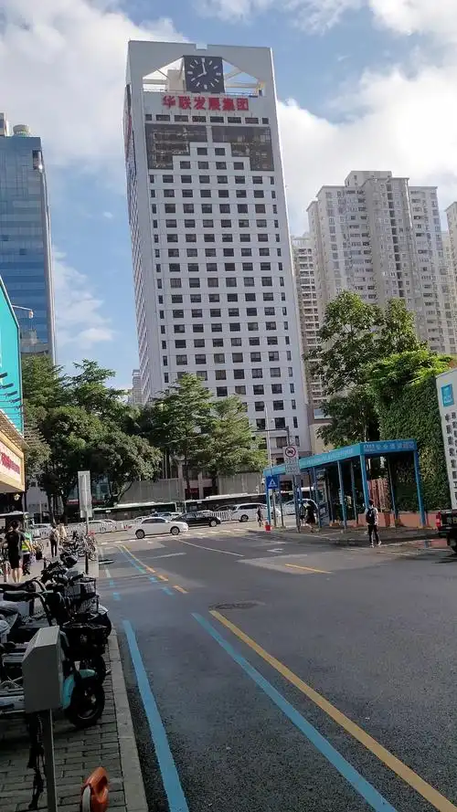 十几年没听过深圳华联大厦的钟楼报时了