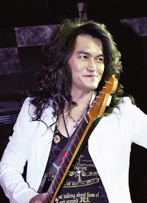 对于此现状,61岁的迪克牛仔在接受采访时说道