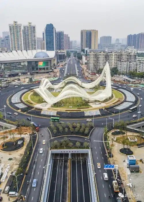 武汉光谷广场主体结构正式完工 将建成亚洲最大地下综合体