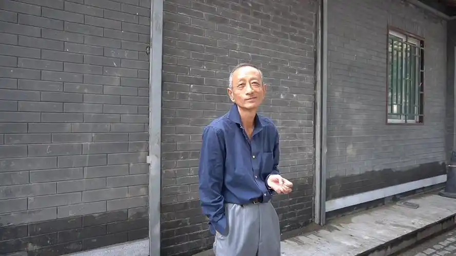 北京63岁大爷,50岁事业单位下岗为何工龄40年,听到退休金别惊讶