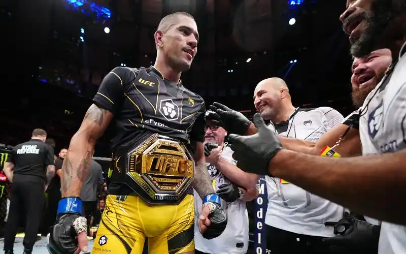 【ufc281 | 八角笼采访】头条主赛:佩雷拉感谢乔-罗根相信着自己