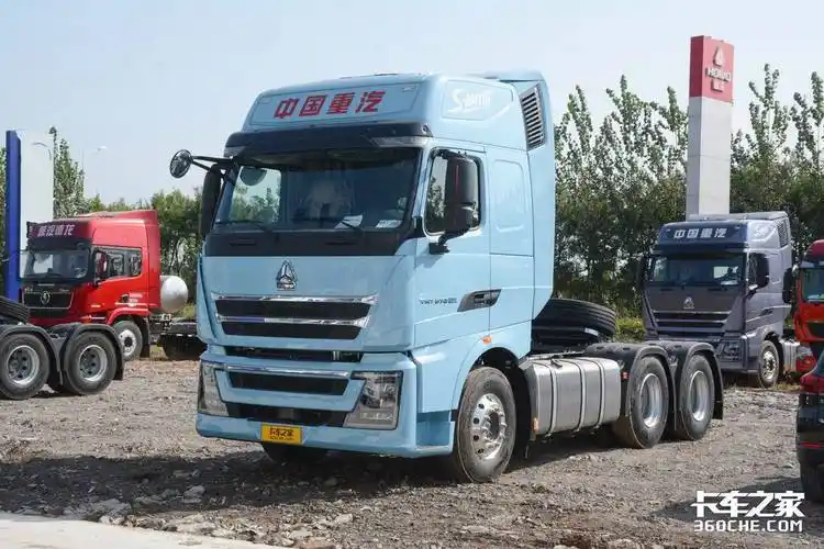 重汽570马力配amt豪沃th7重卡速报