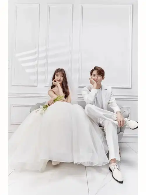 干净简约的韩式婚纱照超好看