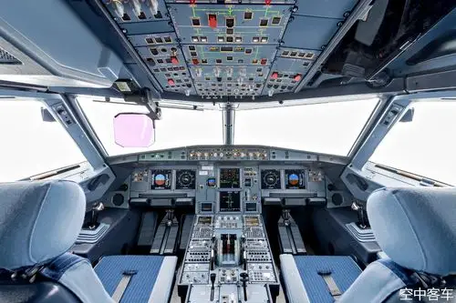 a320飞机驾驶舱
