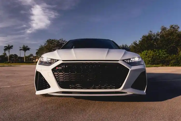 第一次看完一套照片感觉奥迪rs7这么优雅