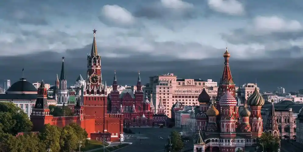 俄罗斯莫斯科红场美丽大气,克里姆林宫雄浑色艳,城市美不胜收_教堂