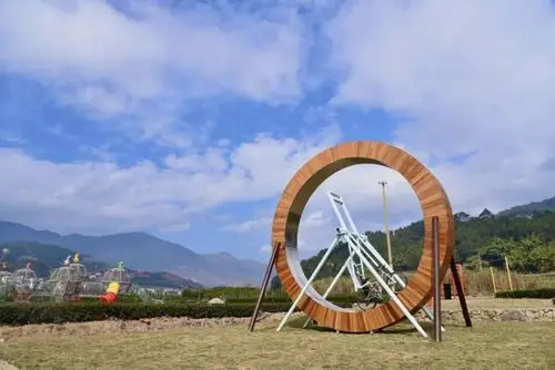 天下秋千第一村,乐悠荡秋千_腾讯新闻