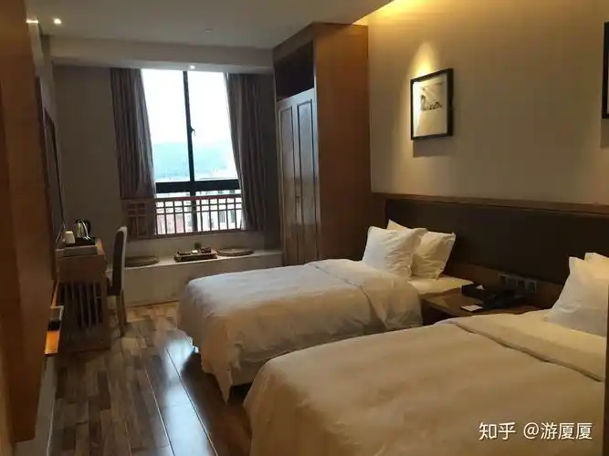 武夷山主景区包括:天游峰,一线天,虎啸岩,武夷宫,大红袍,水帘洞几大