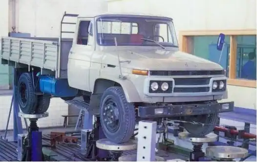 闯出新天地重温第二代解放卡车ca141