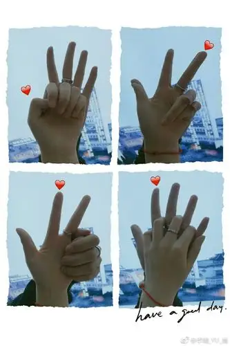 听说今天适合表白跟男朋友的情侣手势@林晓. 来自李煜_yu_嘉 - 微博