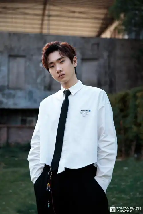 他是风靡90后的非主流歌手差点被偏见毁掉归来仍是少年