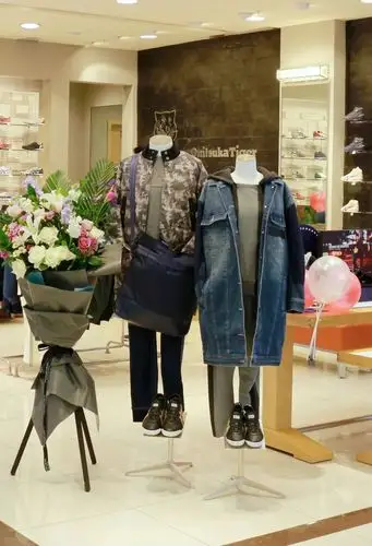 新店开业onitsukatiger将于11月23日入驻保百购物广场