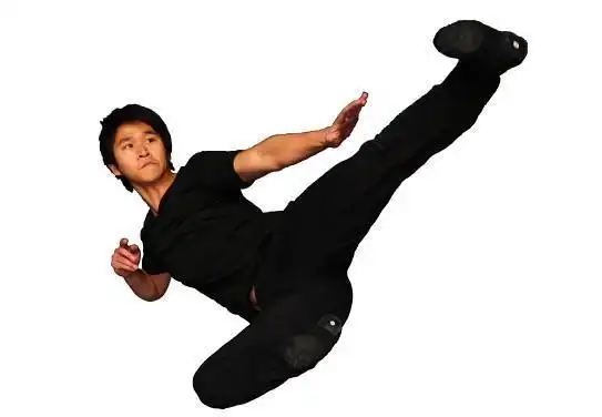 李小龙凌厉腿法中核心的练法