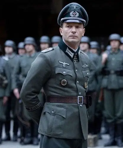 不妥删 欣赏一下欧美军装帅哥