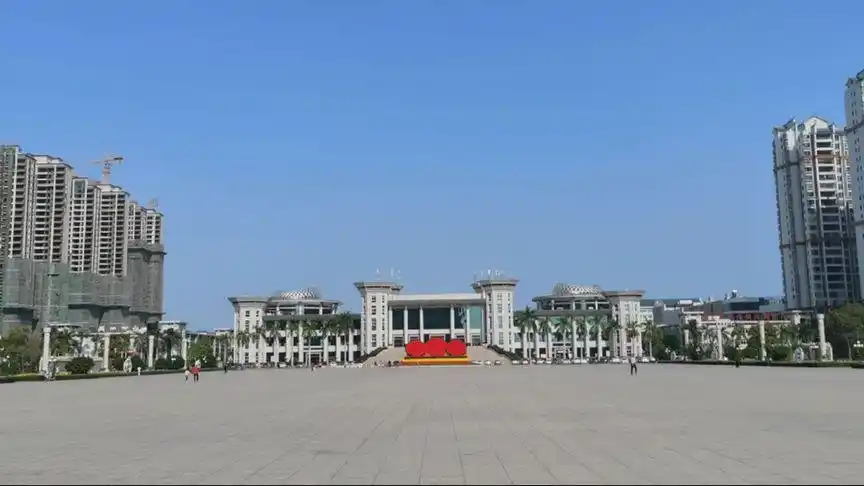 23新年惬意伸懒腰46次播放·2021-02-1501:34逛揭东天虹广场,人生第一