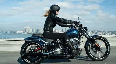 铿锵玫瑰-哈雷女骑士_哈雷摩托车_人物_摩信网