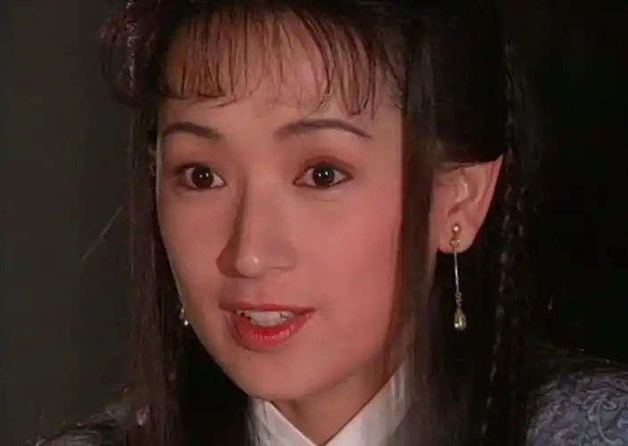 《雪山飞狐》最美程灵素,当红时姐弟恋生子,女儿美貌不输妈妈!_龚慈恩