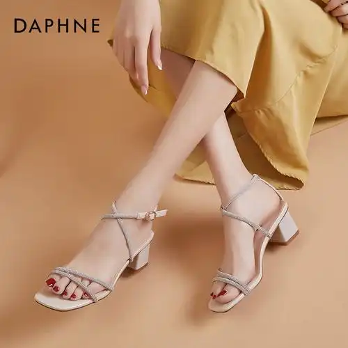 达芙妮凉鞋女中中跟粗跟仙女2021夏季新款一字时装凉鞋