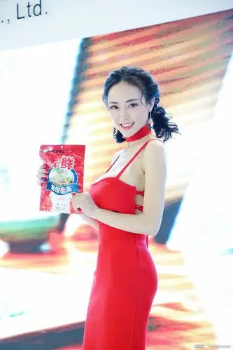 性感女神潘春春出席阿具鱼皮好冻上海国际餐饮博览会引领骚动