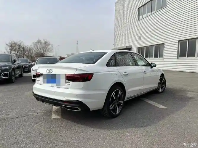 最新到货23年3月上牌奥迪a4l2022款40豪华动