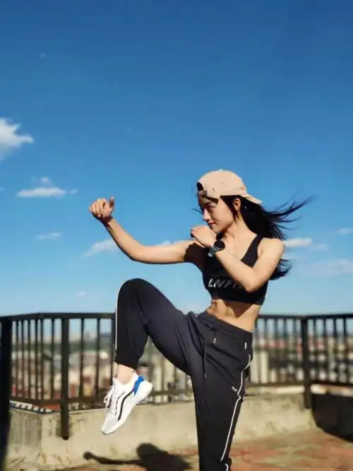 从小仙女到力量少女的逆袭健身达人一直在坚持运动