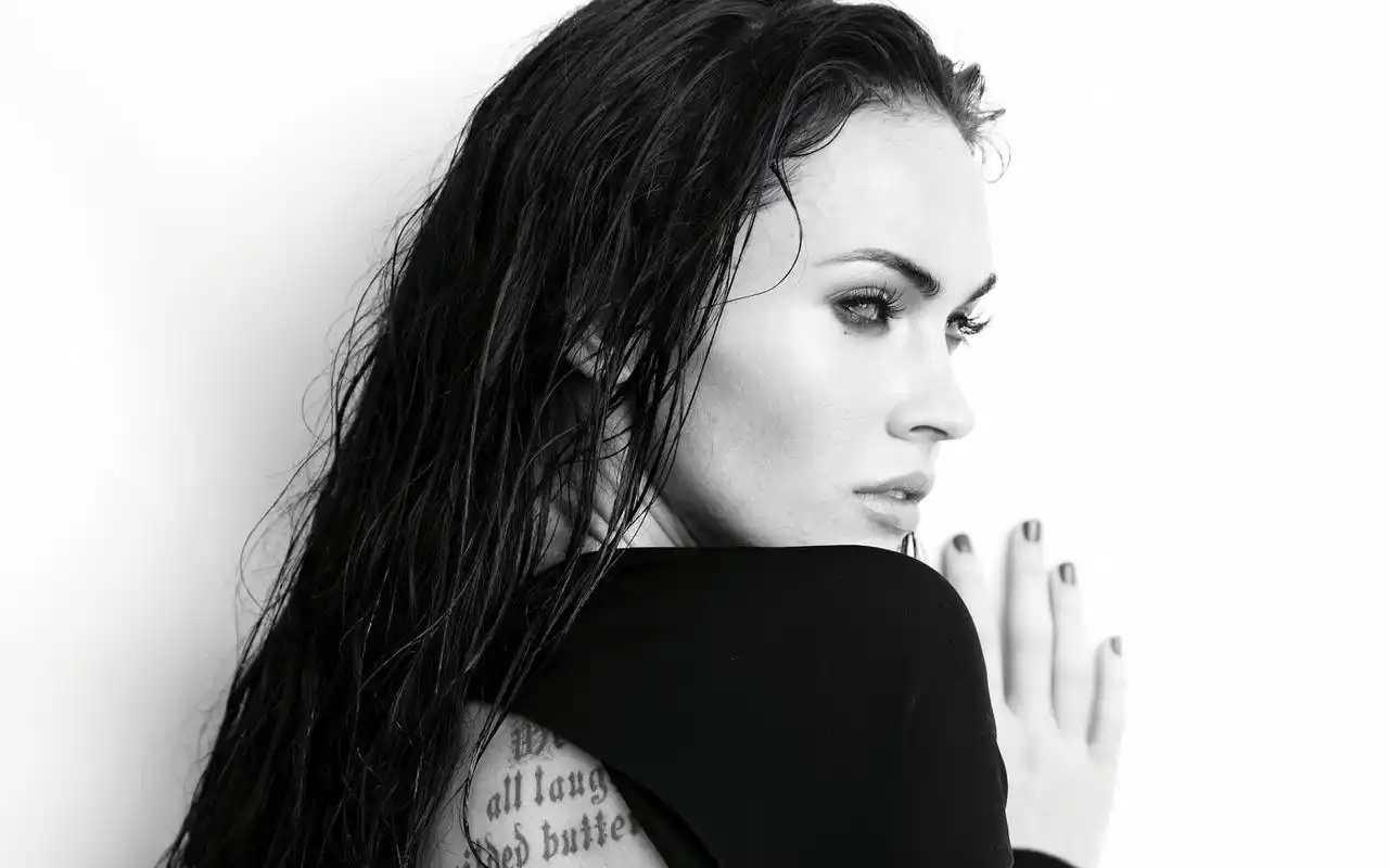 创意纹身美女高清桌面壁纸图片