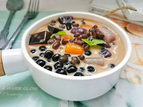 奶茶店28元一杯的芋圆啵啵奶茶自己在家就能做料足成本低