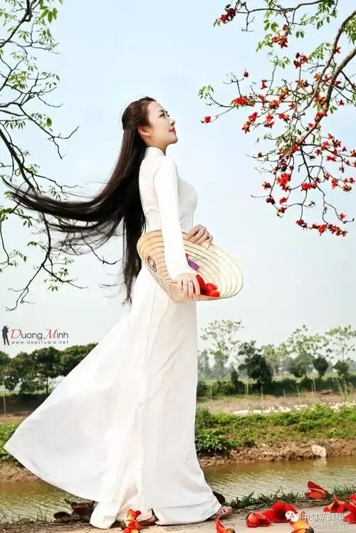 越南白色奥黛女孩清纯甜美