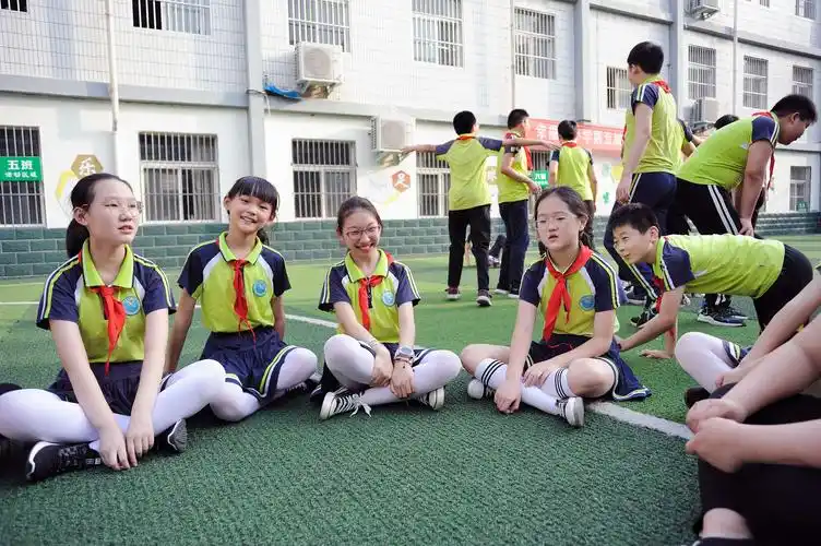 焦作市幸福街小学2020届六年级 六班毕业留影(二)