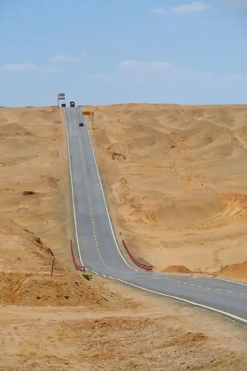 最美沙漠公路,315国道 - volvo郭俊帆 - 图虫