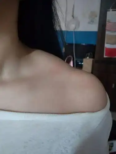 从10岁开始有到现在25了.穿衣服不好看,这块肉很显眼.该怎么消