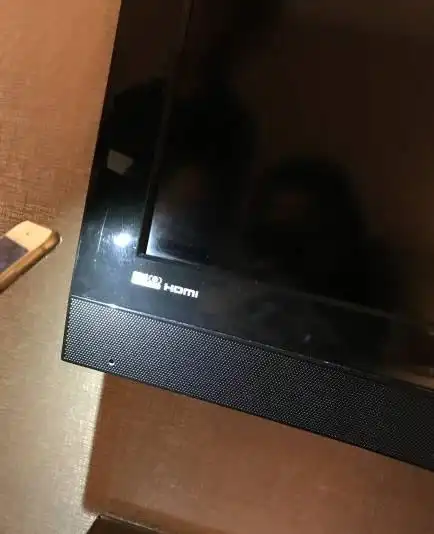 酒店电视藏针孔摄像头 女子曾对着换衣服裸体走动