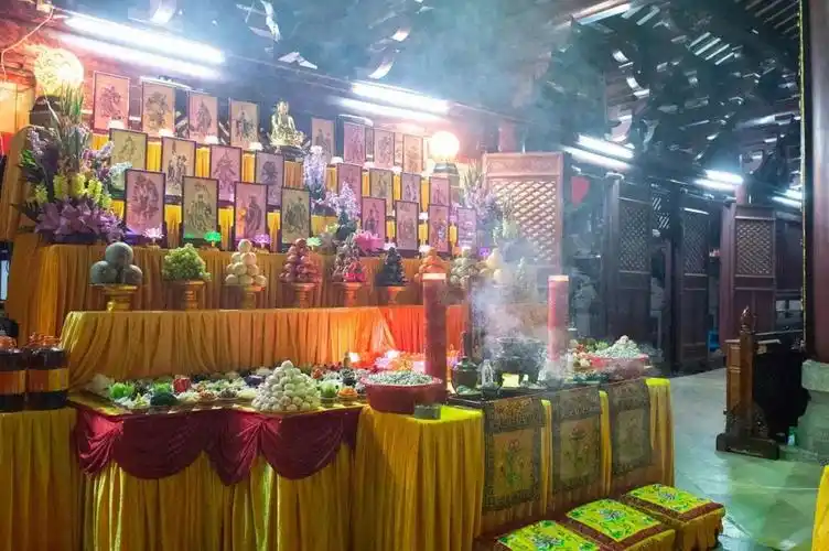 正月初九明生大和尚率众举行斋天法会