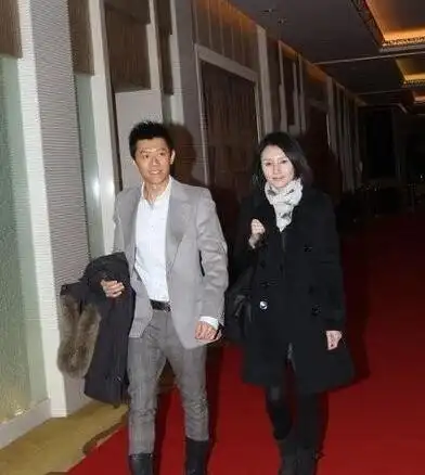 北京首富李晓华女儿