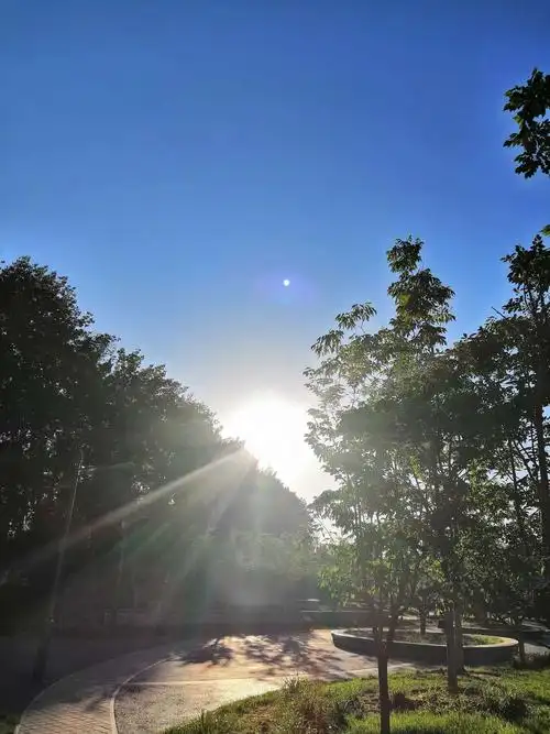 北京的清晨阳光明媚