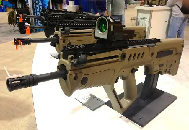 以色列国防军的一些部队装备了部分的tavor突击步枪进行野战试验,竞争