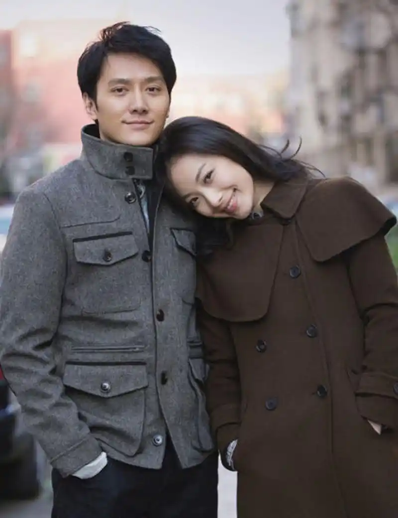 2012年,倪妮和冯绍峰大方官宣恋情.