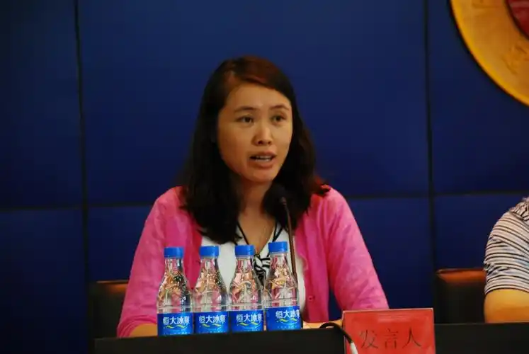 地方党史研究所副所长张万杰发言