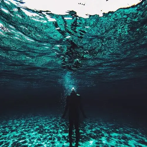 instagram热门##手机壁纸##深海##蓝#宁愿做一个高冷的孤独患者,椅揶