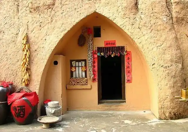 炎炎夏日住在这里不用开空调,晚上甚至还得需要盖一床被子|民居|窑洞
