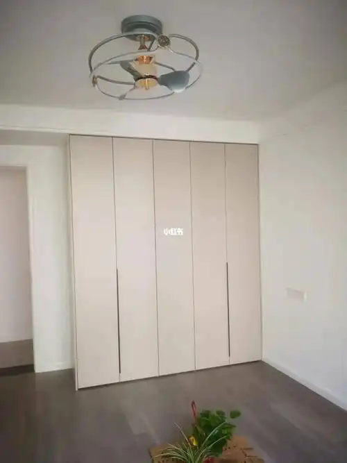 奶咖色给人很低调的感觉