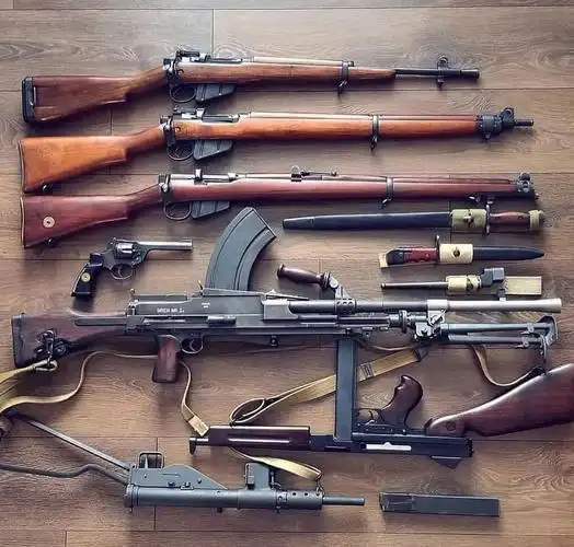 抗战时为何民兵有冲锋枪而八路只有步枪民兵说看看弹匣和枪管