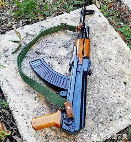 前南斯拉夫m70突击步枪和我国56式谁的好用