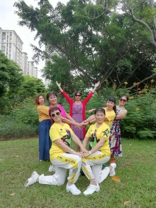 青春洋溢的集体拍照姿势大公开21种