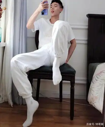 阳光帅气的188大长腿篮球体育生,他是你眼里运动男生的样子吗?