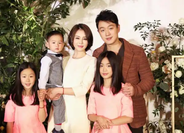 回顾佟大为照顾植物人父亲20年后苏醒对孩子却怀内疚