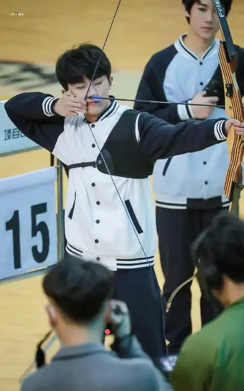 时代少年团射箭好帅