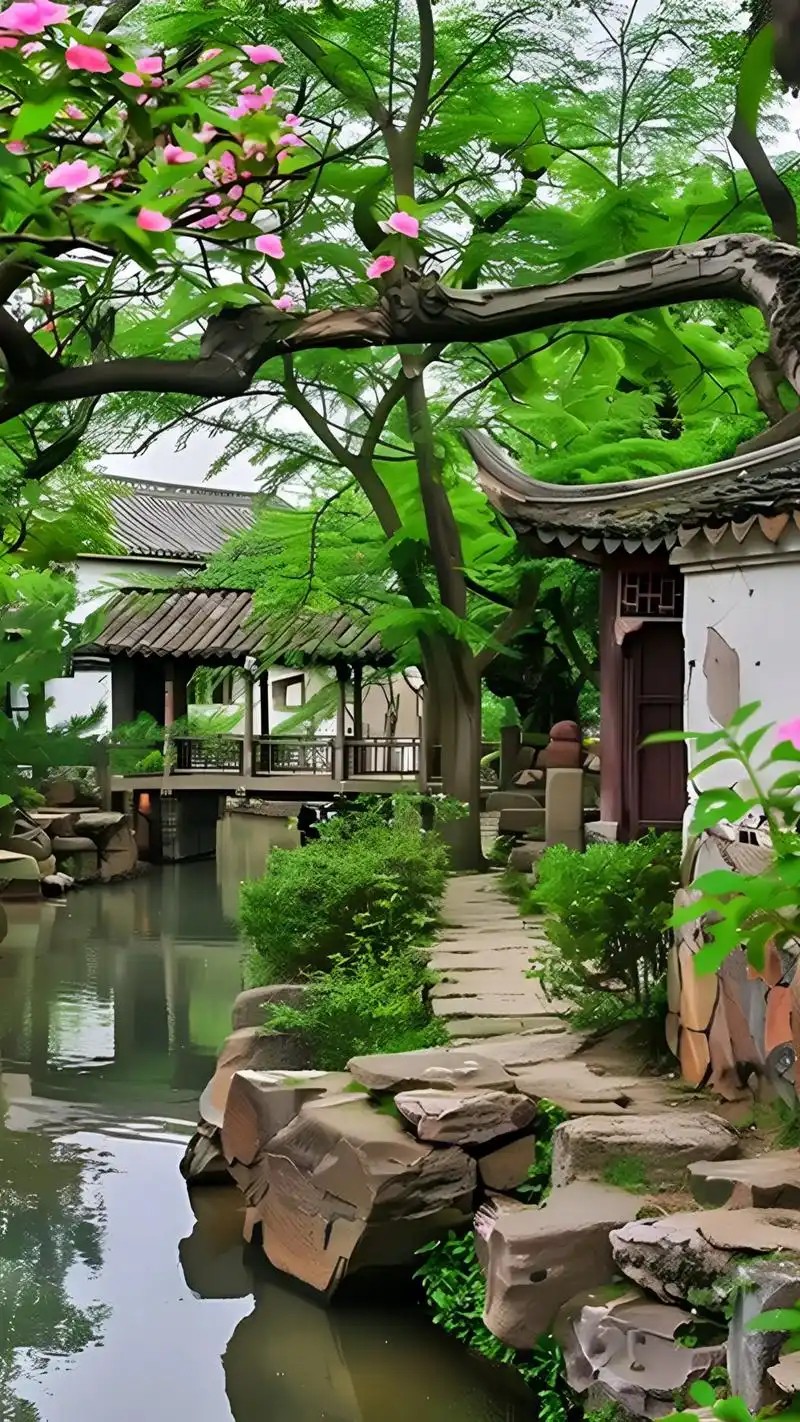 江南古镇,春意盎然,小桥流水,古巷幽深,绿树成荫,花香四溢, - 抖音