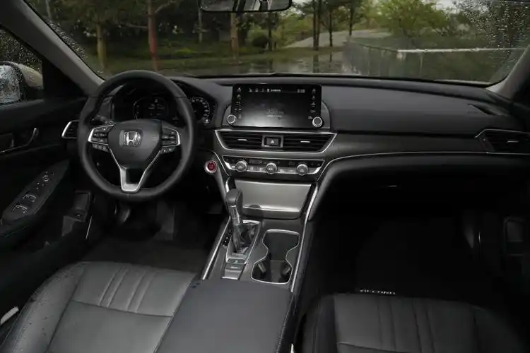 常青树的逆生长试驾广汽本田第十代雅阁