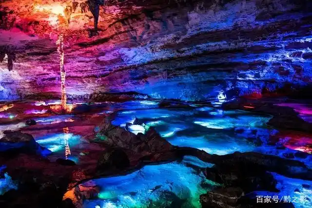 中国最长的溶洞——双河溶洞,超过了257公里,堪称地质奇观